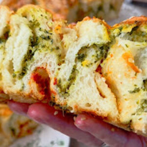 IZAZOV ZA SVE ISKUSNE DOMAĆICE: Svečana šarena pogača pravi je san snova, baka otkrila recept