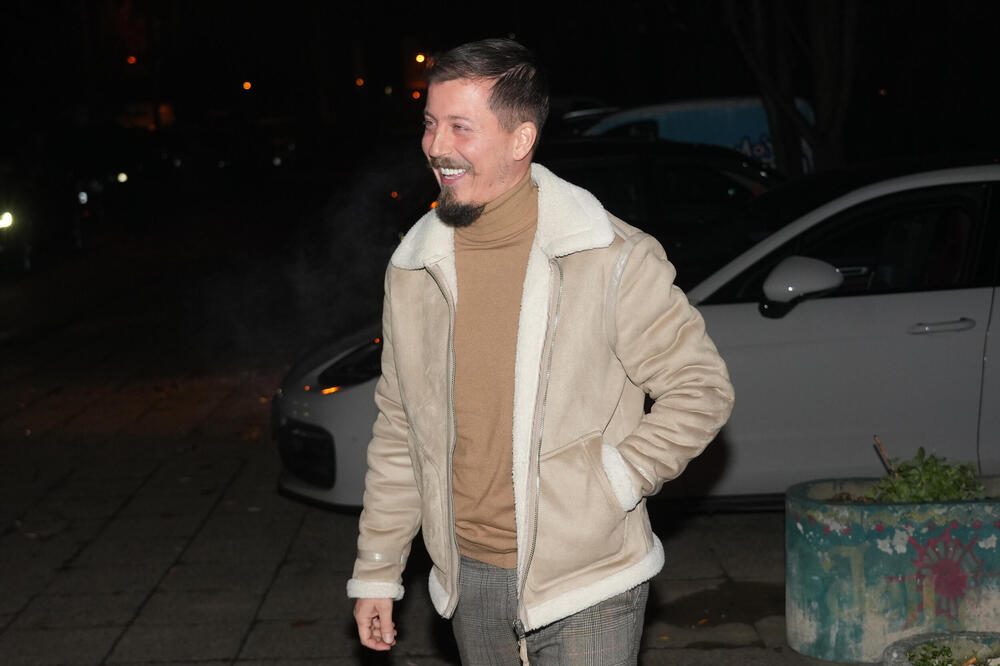 BIĆETE U NEVERICI KAD BUDETE VIDELI ČIME SE DANAS BAVI OVAJ ČOVEK: Ušao u biznis sa suprugom i zaboravio na estradu