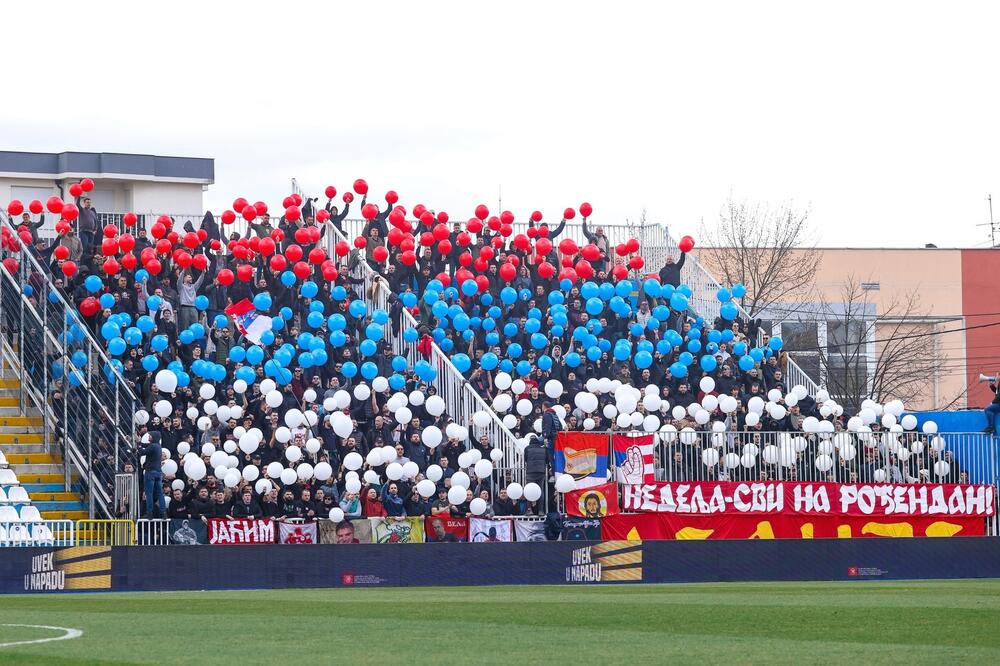 Delije prave haos u Novom Pazaru! (Video)