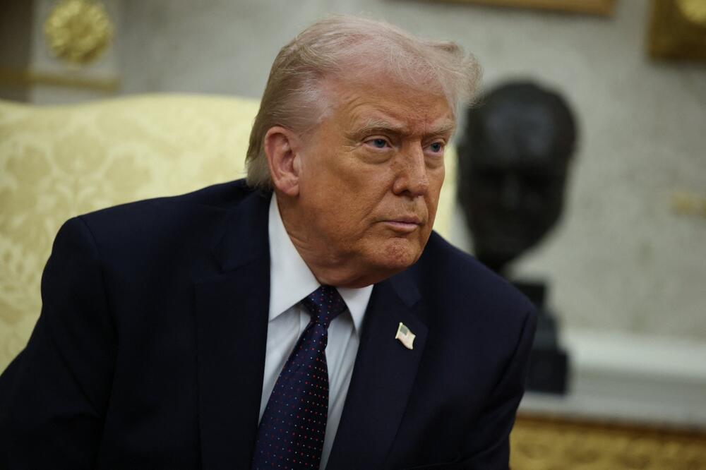 TRAMP TVRDI DA IRAN KLEČI I MOLI ZA DOGOVOR SA AMERIKOM: "Sada je kasno, potpuno ćemo uništiti neprijatelja!"