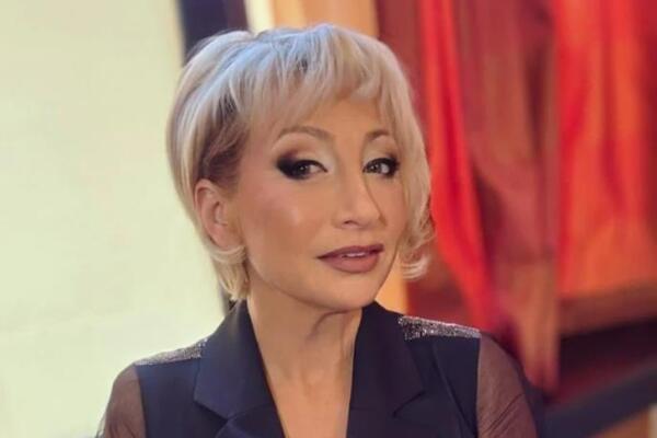 "PRITISNUO ME UZ VRATA I POČEO DA ME...": Imala 9 godina kad ju je SILOVAO POZNATI GLUMAC! Detalji izneti javno