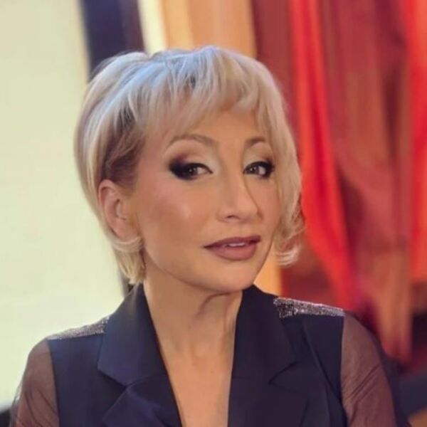 "PRITISNUO ME UZ VRATA I POČEO DA ME...": Imala 9 godina kad ju je SILOVAO POZNATI GLUMAC! Detalji izneti javno