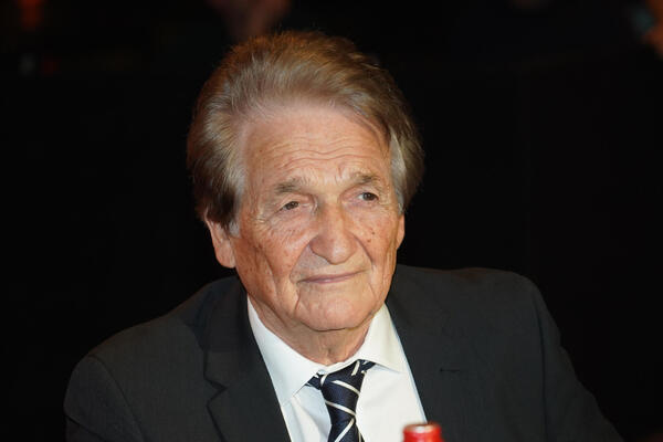 SRBI ĆE BITI U NEVERICI KAD VIDE KOLIKO IZNOSI PENZIJA NEDELJKA BILKIĆA: Ova cifra mu svakog meseca leže na račun