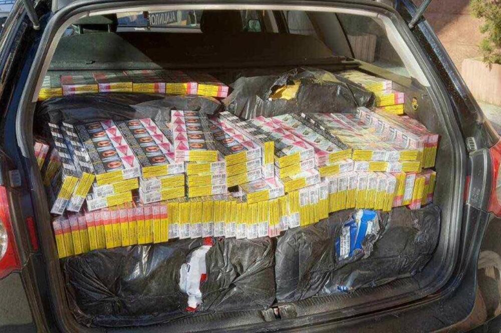 Velika policijska akcija širom zemlje: Izvršeni pretresi na 53 lokacije, pogledajte šta je sve zaplenjeno (FOTO)