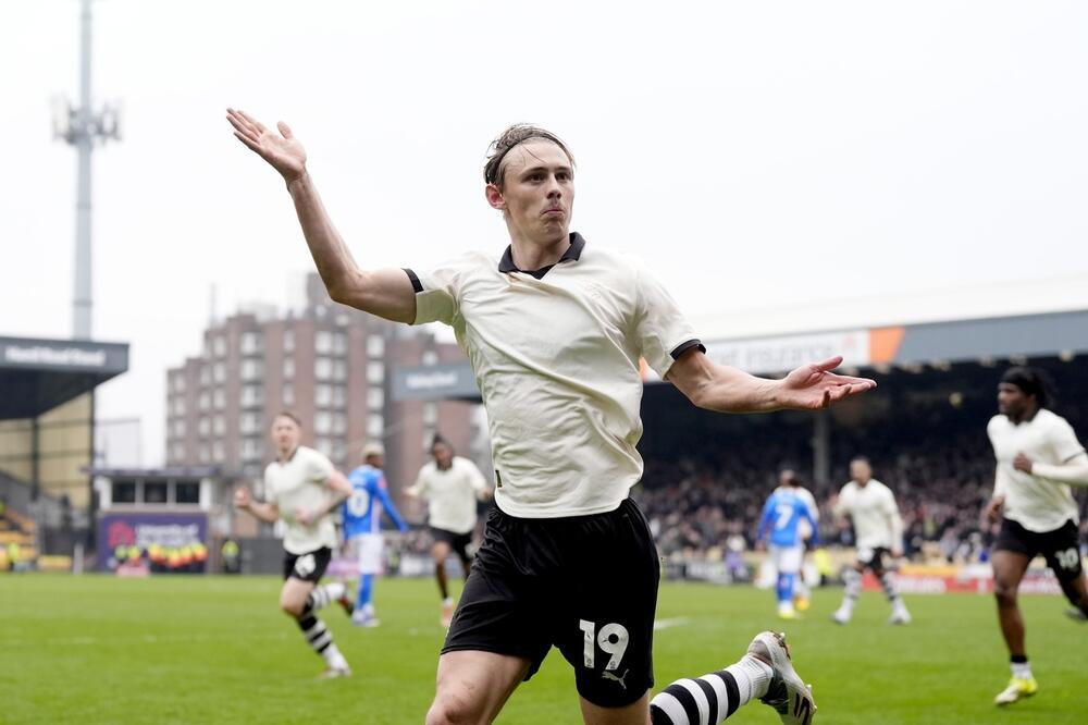 Istorijska senzacija: Maleni Port Vejl bacio na kolena tim iz Premijer lige!