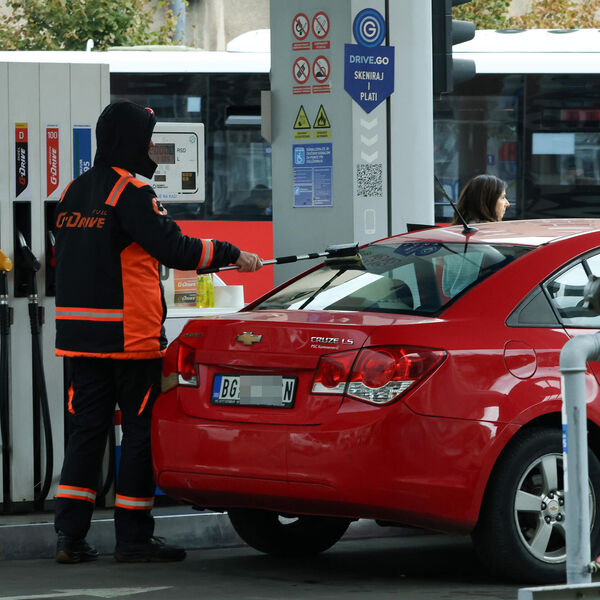 CENE OTIŠLE U NEBESA, SVE VRSTE GORIVA POSKUPELE! Udarna vest iz Crne Gore, ovo je upravo objavljeno!