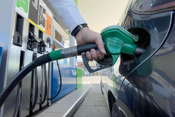 PANIKA KOD KOMŠIJA ZBOG GORIVA: Na benzinskim pumpama vlada OPŠTA NESTAŠICA, ima li rešenja?