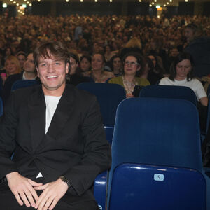 NEOPRAŠTAJU ŠTO VOLI SRBE! Dok ga nazivaju POGRDNIM imenima, JAKOV se provodi po BEOGRADU NA VODI! Prizor boli