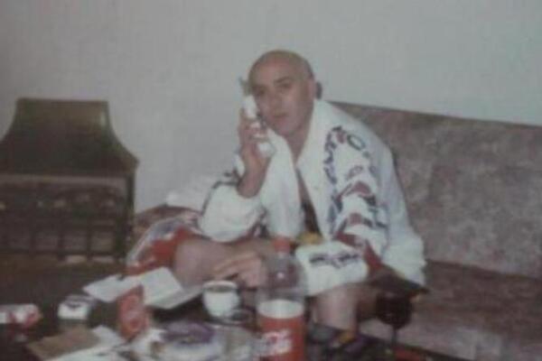 "KAKO MI NEKO NEŠTO KAŽE JA GA NABODEM": Žene su TRČALE ZA OVIM KRIMOSOM, bavio se PROSTITUCIJOM, glave mu došlo...