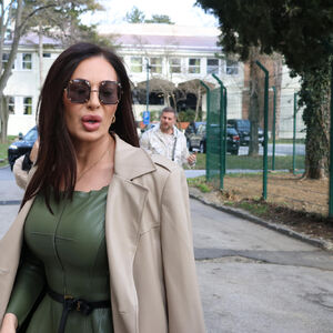 CECA HITNO ODREAGOVALA ZBOG POSTUPKA OVOG ČOVEKA: Potez razbesneo pevačicu! "KO TI JE DOZVOLIO DA SNIMAŠ?"