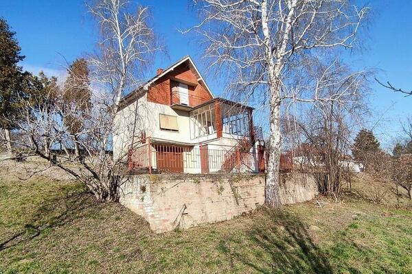 Prodaje se velika kuća za 62.000 evra na top lokaciji: Uknjižena je i ima ogroman plac