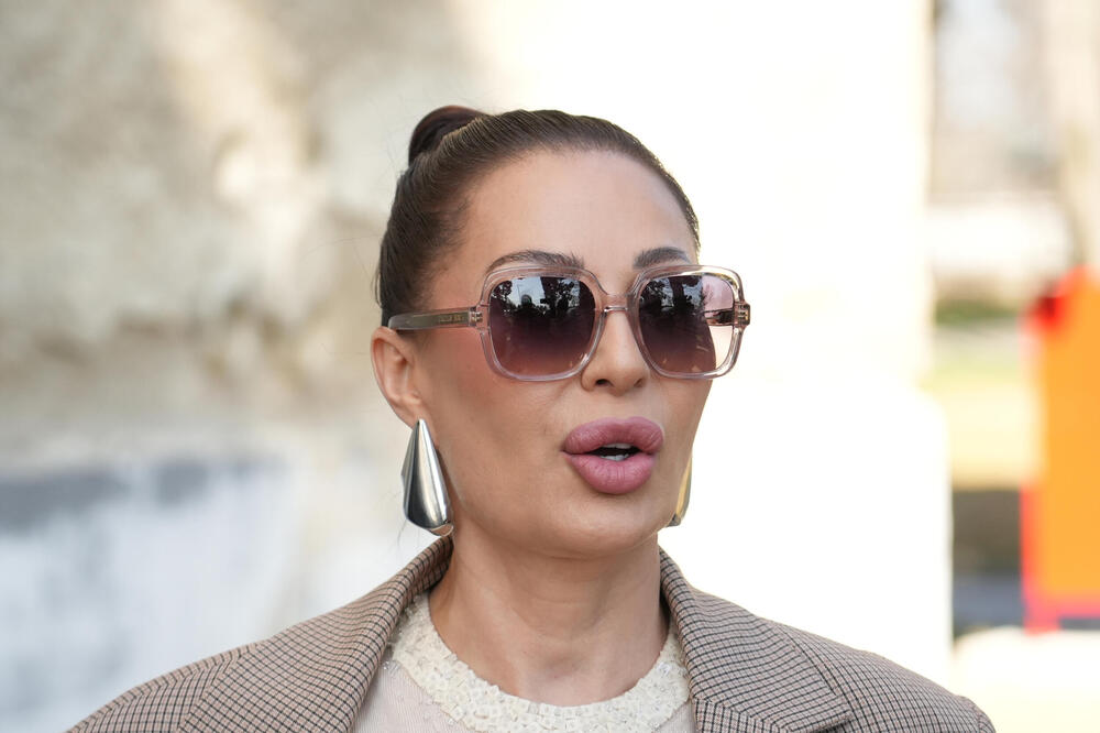 CECA JAVNO REKLA KO JU JE IZDAO: Ljudi ne mogu da veruju da je otkrila IME I PREZIME, ovo je preživela za 52 godine