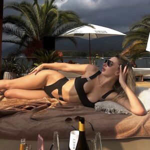 OVAKO IZGLEDA PROFIL MIRJANE PAJKOVIĆ NA ONLY FANS-U! Vredna plavuša koja se jako ZABAVLJA, a ovoliko naplaćuje...