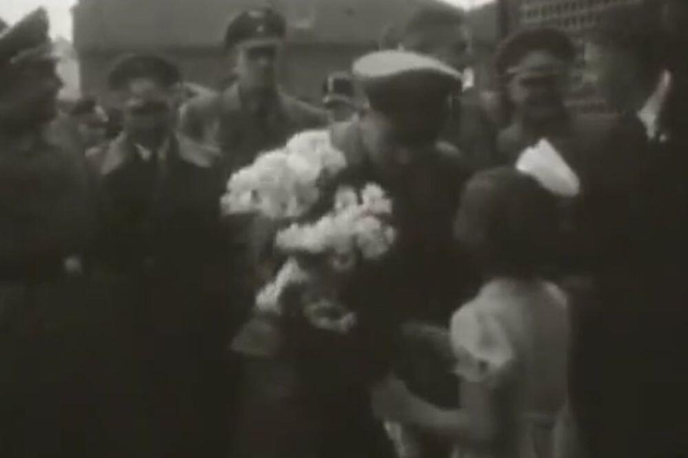 NACISTI SU SE SVAĐALI KO ĆE PRVI DA SPAVA SA MNOM, IMALA SAM 14 GODINA: Nijedan nije ostao imun jer je bila PRELEPA