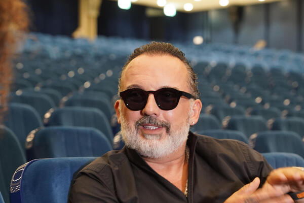 GDE TI JE OBRAZ ČOVEČE? Nakon što je oblatio SIMBOL SRPSKE ATINE, objavio SRAMAN SELFI! Narod kidiše od besa