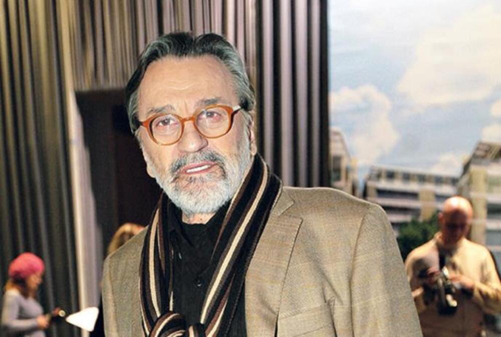 "SELJAK, ZNAŠ ME, ŠTO NE KAŽEŠ...": Gagi hteo da RAŠČINI OVOG ČOVEKA USRED KAFANE, on mu PRIŠAO, a onda...