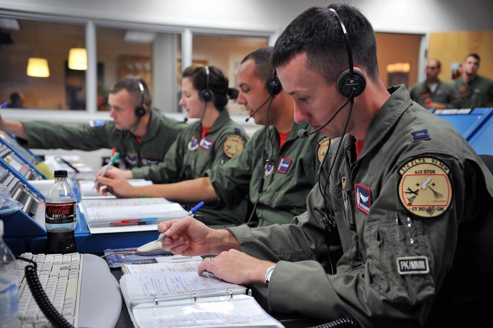 BALKANSKA ZEMLJA NA KORAK OD DRASTIČNE ODLUKE! Predsednik dao zeleno svetlo, VOJSKA SAD STIŽE U SRPSKI KOMŠILUK?!