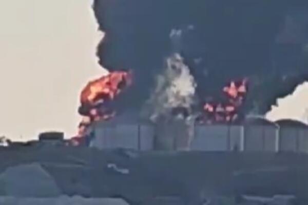 IRAN IZVRŠIO NAPAD NA OMAN: Dron pogodio rezervoare za skladište goriva! (VIDEO)