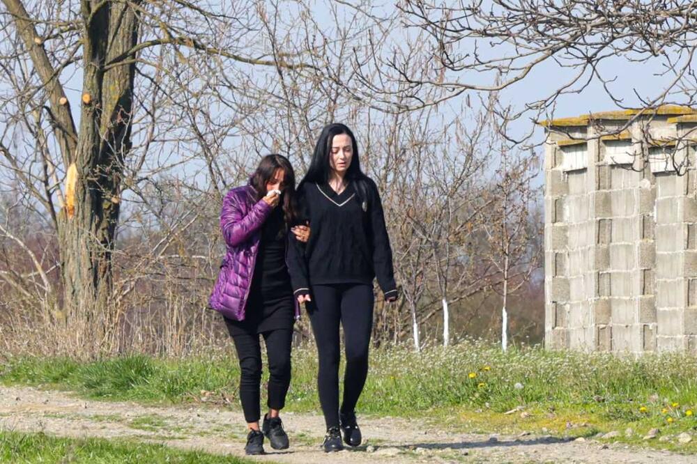 PRVE FOTOGRAFIJE SUPRUGE DRAGANA LAZIĆA NAKON NESREĆE: Svekrva se ne odvaja od nje, odjekuju jecaji u Brestaču