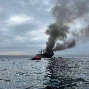 JEZIVA PORUKA IZ ORMUNSKOG MOREUZA TRESE SVET: Iran objavio šok video, na brodovima se vijori i zastava RUSIJE?!