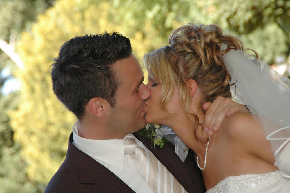 IRENA ZAVRŠILA U HITNOJ KAD JE VIDELA S KIM JE MUŽ VARA: "Na Viber mi je stigla slika na kojoj..." ŠOKIRALA SE!