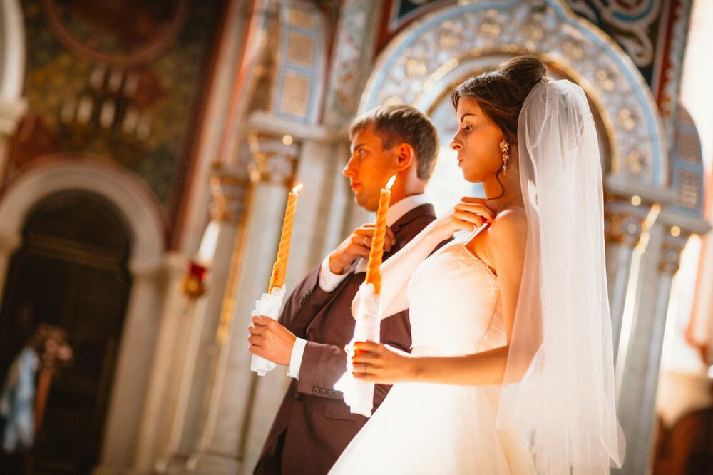 SAZNALA ZA AFERU KUME I MUŽA NA DAN VENČANJA, A ONDA POVUKLA OVAJ ŠOK POTEZ! On zanemeo od STRAHA,a kuma odmah...