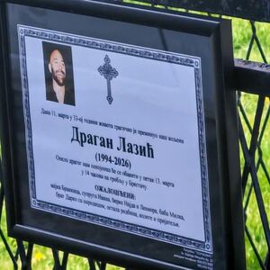 EVO KOJA IMENA STOJE NA UMRLICI DRAGANA LAZIĆA! Osvanula na kapiji, MAJCI POZLILO KAD JE VIDELA