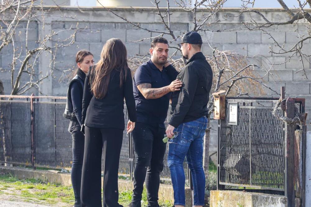 "ROĐENO MOJE, ZNAŠ DA ĆEŠ...": Darko Lazić se JAVNO obratio NASTRADALOM BRATU! Reči kidaju na delove