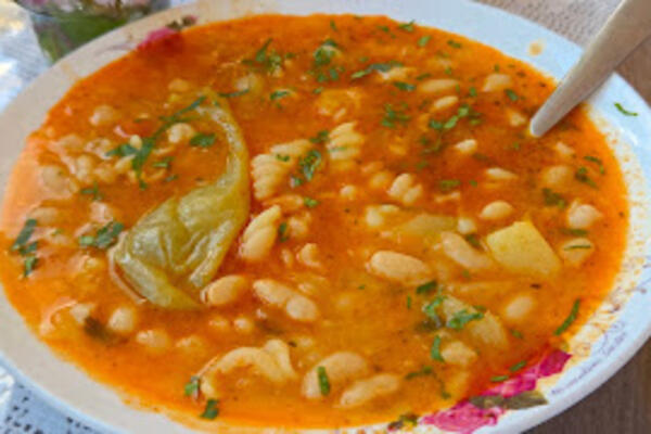 Lepši posni pasulj niste jeli u životu: Trik sa zaprškom menja sve, svi će vam tražiti još jedan tanjir