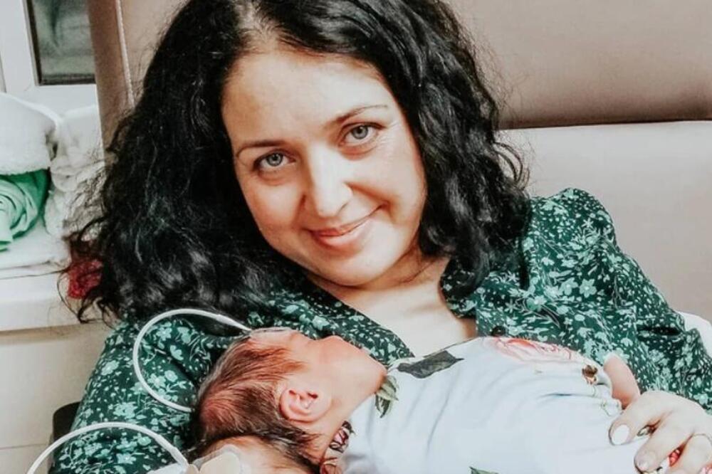 ČIM JE VIDELA ŠTA IMA U STOMAKU, DOKTORKA ODMAH ZANEMELA OD ŠOKA! Rekli joj da PREKINE trudnoću, a onda su bebe...