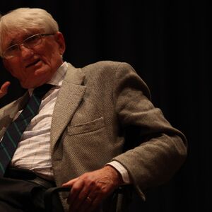 Umro Jirgen Habermas!