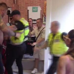 HITNO PREKINUT PROGRAM NA PINKU! Jeziv OBRAČUN! Palo GREBANJE, UDARANJE, OBEZBEĐENJE MORALO DA REAGUJE!