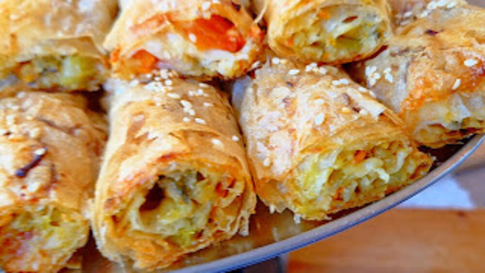 Pita sa mladim lukom o kojoj svi pričaju: Bez kora i mešenja, samo pomešajte sastojke kašikom