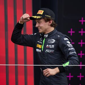 Klinac iz Bolonje ispisao istoriju u Šangaju! Formula 1 dobila novog Kimija, Antoneli upisao trijumf sa 19 godina