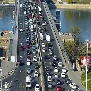 KOLAPS U BEOGRADU, SVE STOJI! Terazijski tunel zakrčen, za 7 KM autoputa treba POLA SATA - kroz centar se ne može!