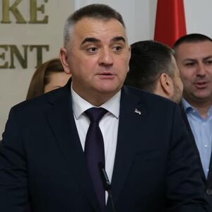 Savo Minić podneo ostavku!