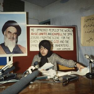 OVO JE NAJMOĆNIJA ŽENA U IRANU! Držala Amerikance zarobljene 444 dana, zbog NJEGA POČELA DA NOSI BURKU, a onda...