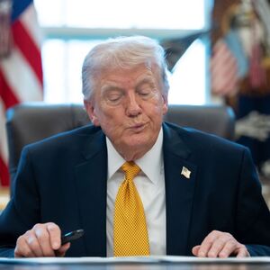 "TAKVI LJUDI NAM NE TREBAJU!" Tramp brutalno komentarisao ostavku bliskog saradnika usred rata, pazite šta je rekao