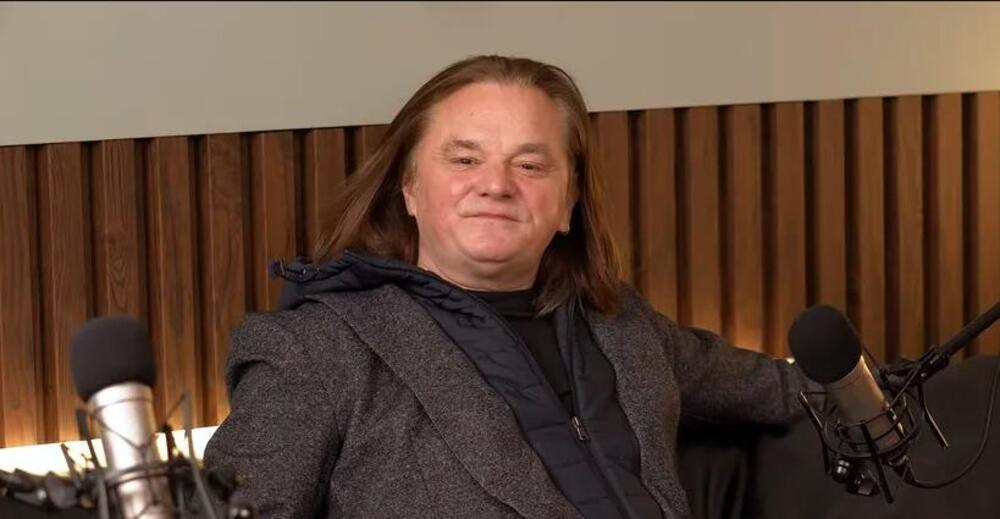 SPAVAO SA OBE IZ GRUPE! Otkrio s koliko njih je BIO INTIMAN pa onesvestio voditelja! "Za manji krevet je bolja..."