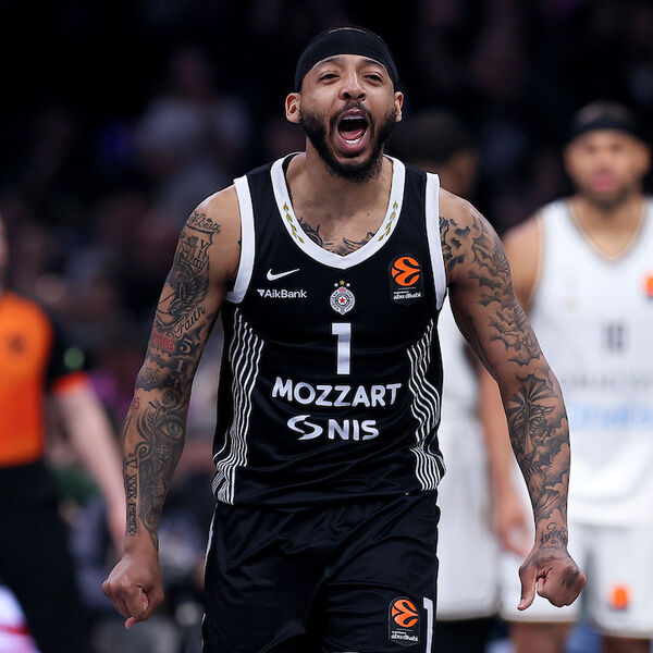 Grobari na sedmom nebu: Karlik Džons ostaje u Partizanu!