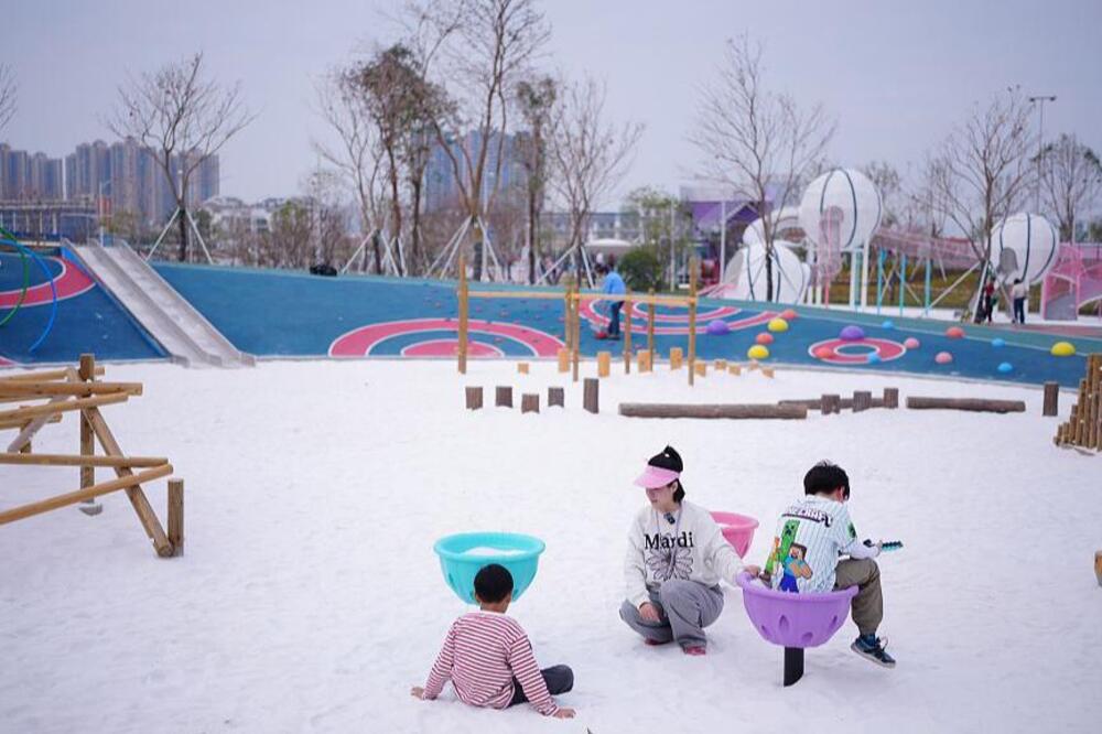 Kina izdala smernice za razvoj društva po meri dece