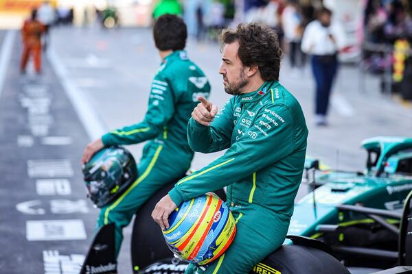 "Potres" u Aston Martinu &ndash; stiže rešenje iz Audija? Alonso rekao da je bolid kao od "lego kocki", sve se raspada!