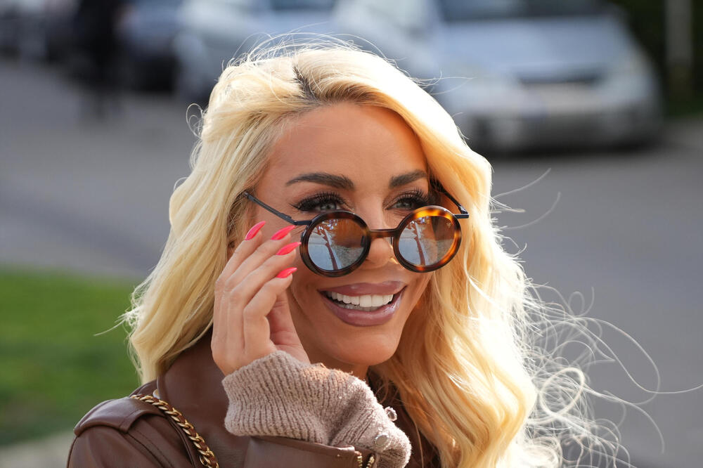 POSLE SVAĐE SA DRAGOMIROM U EMISIJI OKRENULA DRUGI LIST! Voditeljka i miljenica Srba oštro o Srbinu - PRETERAO JE!