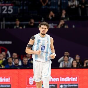 Luda završnica u dvorani "Ranko Žeravica" - dve trojke u pet sekundi i polufinale Evrokupa za Uroša Trifunovića