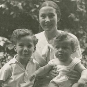 ČEKAMO TAMU, POTPUNO SAM MIRNA: Majka je pre ulaska u GASNU KOMORU čuvaru dala PISMO za sina - sada je objavljeno!