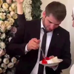 MLADOŽENJA PONIZIO MLADU KAO NIKO NIKAD! Uzeo parče torte, pa UMESTO NJOJ DAO GA... - LJUDI U OČAJU,