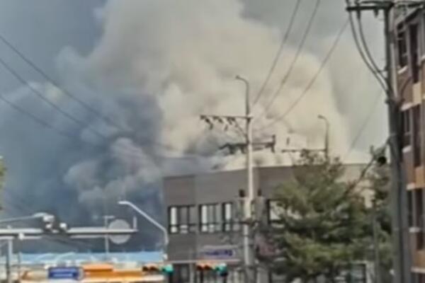 UŽASAN POŽAR U FABRICI DELOVA ZA AUTOMOBILE U JUŽNOJ KOREJI: Više od 50 povređenih (VIDEO)