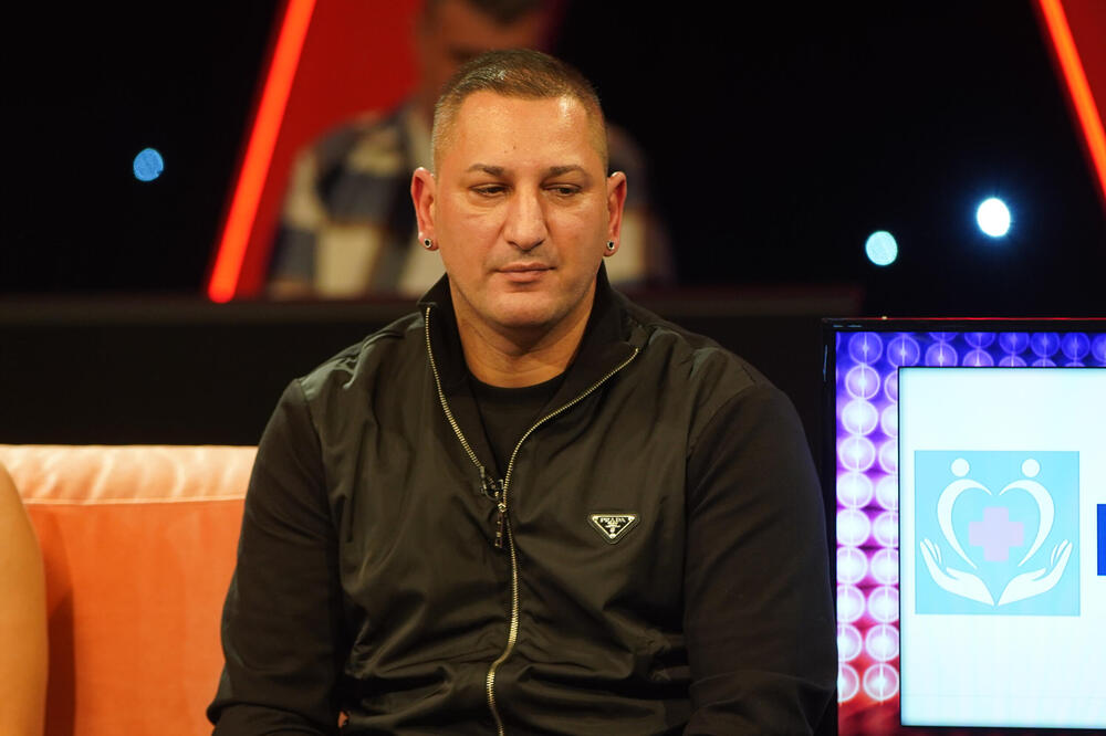 "TO NE IDE NAMA": Svi misle da pevači PUNE DŽEPOVE SA BAKŠIŠOM, A SAD OTKRIVENA SUROVA ISTINA! Evo gde on ODLAZI