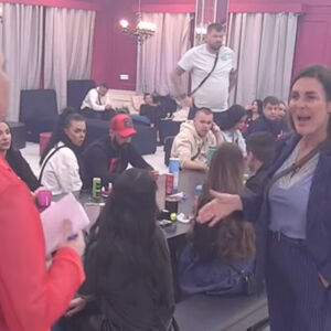 "SLUŠAJ OVAMO SMEĆARKO..." Nezapamćene scene na Pinku, jedna žena plače na sav glas, OVE SCENE NISU ZA OSETLJIVE