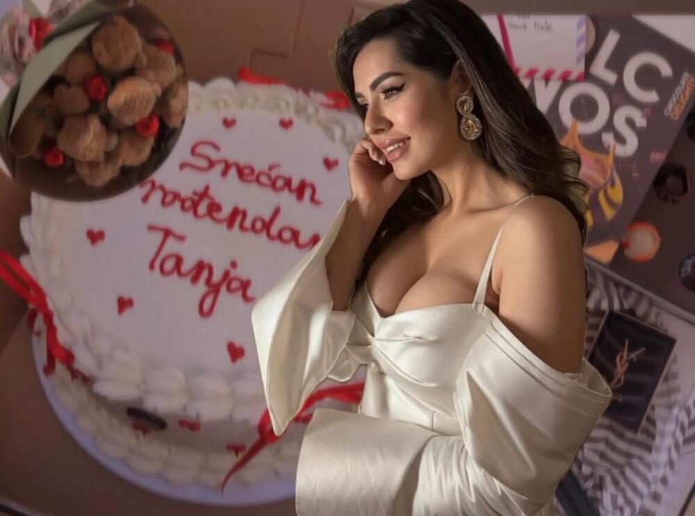 ZA NJU SU GODINE SAMO BROJ! Nećete verovati koliko danas puni Tanja Savić! Izgleda bar upola mlađe